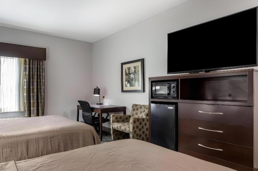 Best Western Oakdale Inn Bagian luar foto
